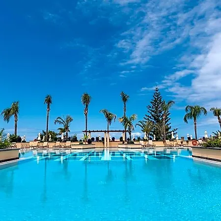 Gf Gran Costa Adeje***** אדחה